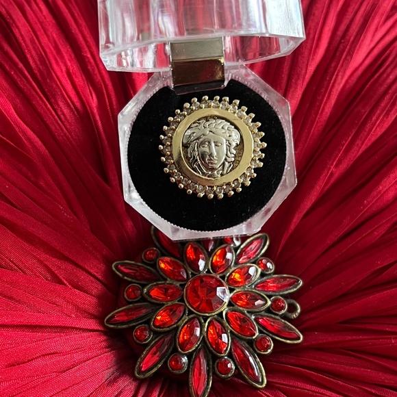 Medusa 10k gold zircon ring
